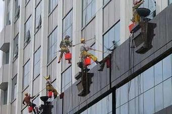 武漢華美美容醫院外墻清洗